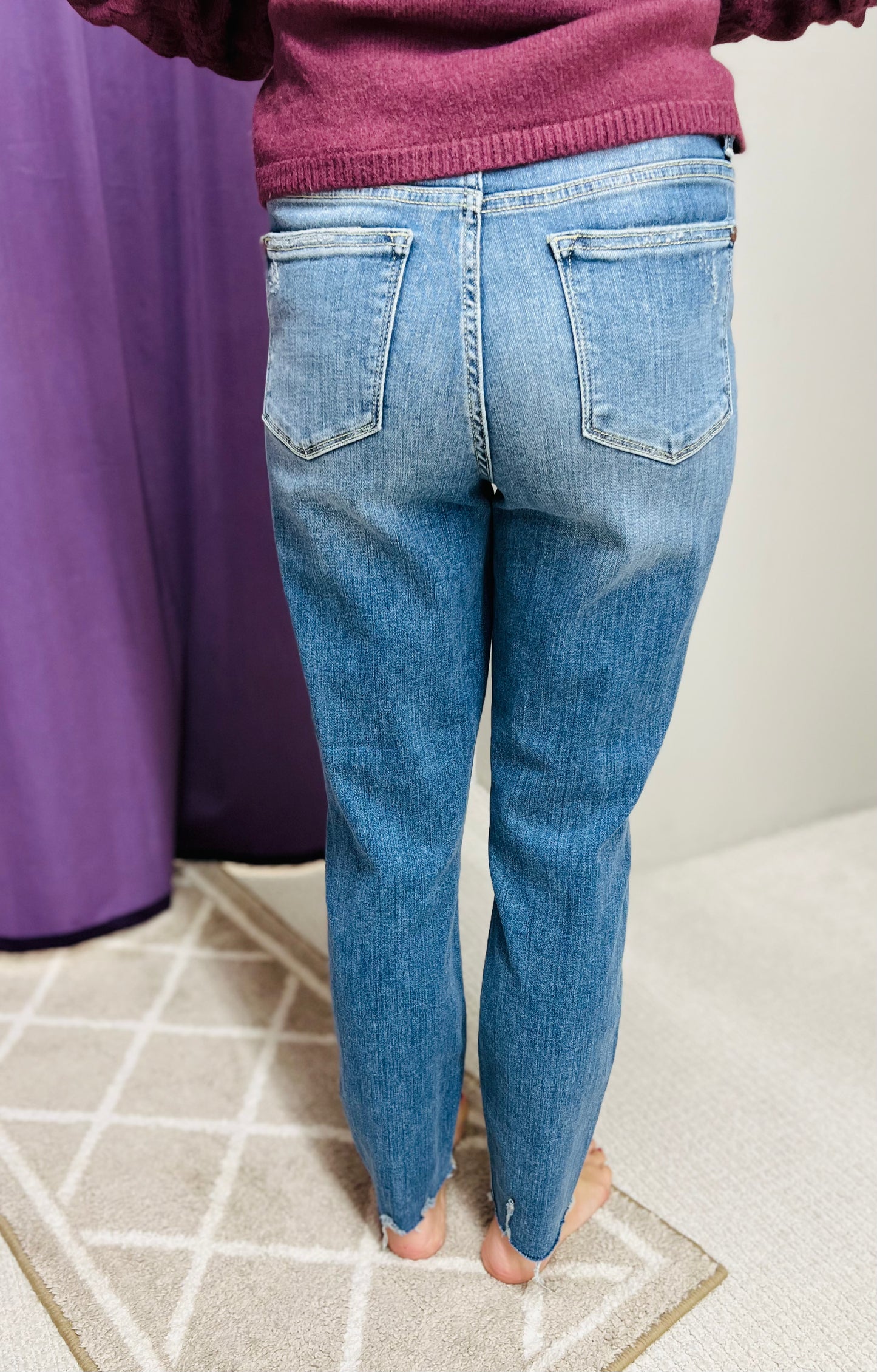 Judy Blue Relaxed Fit Jeans w/ distressed frayed hem