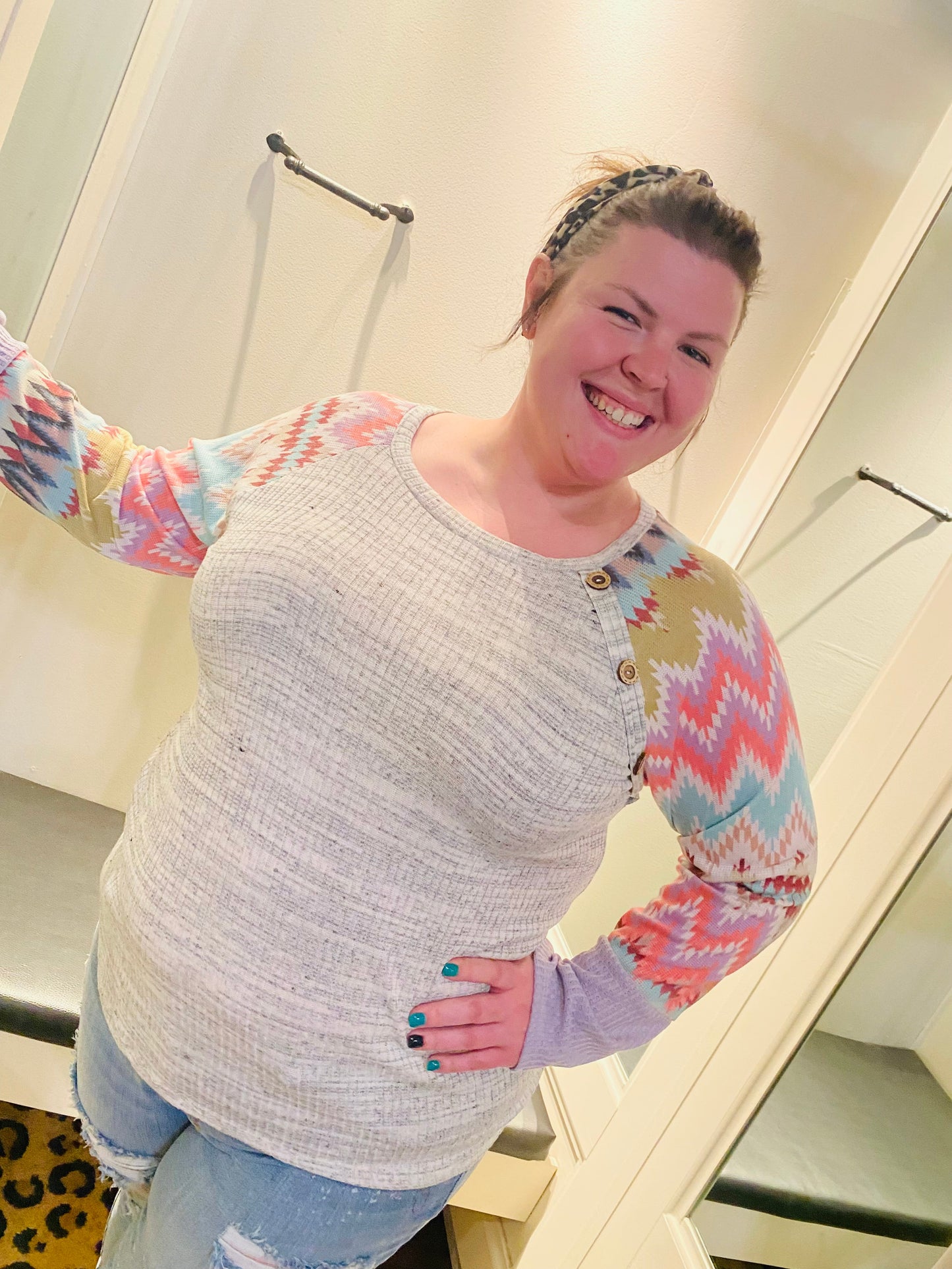 Curvy Two Tone Pattern Thermal Raglan