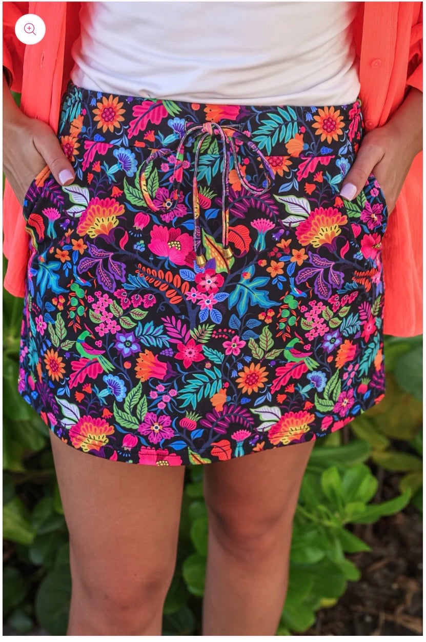 Jess Lea skorts