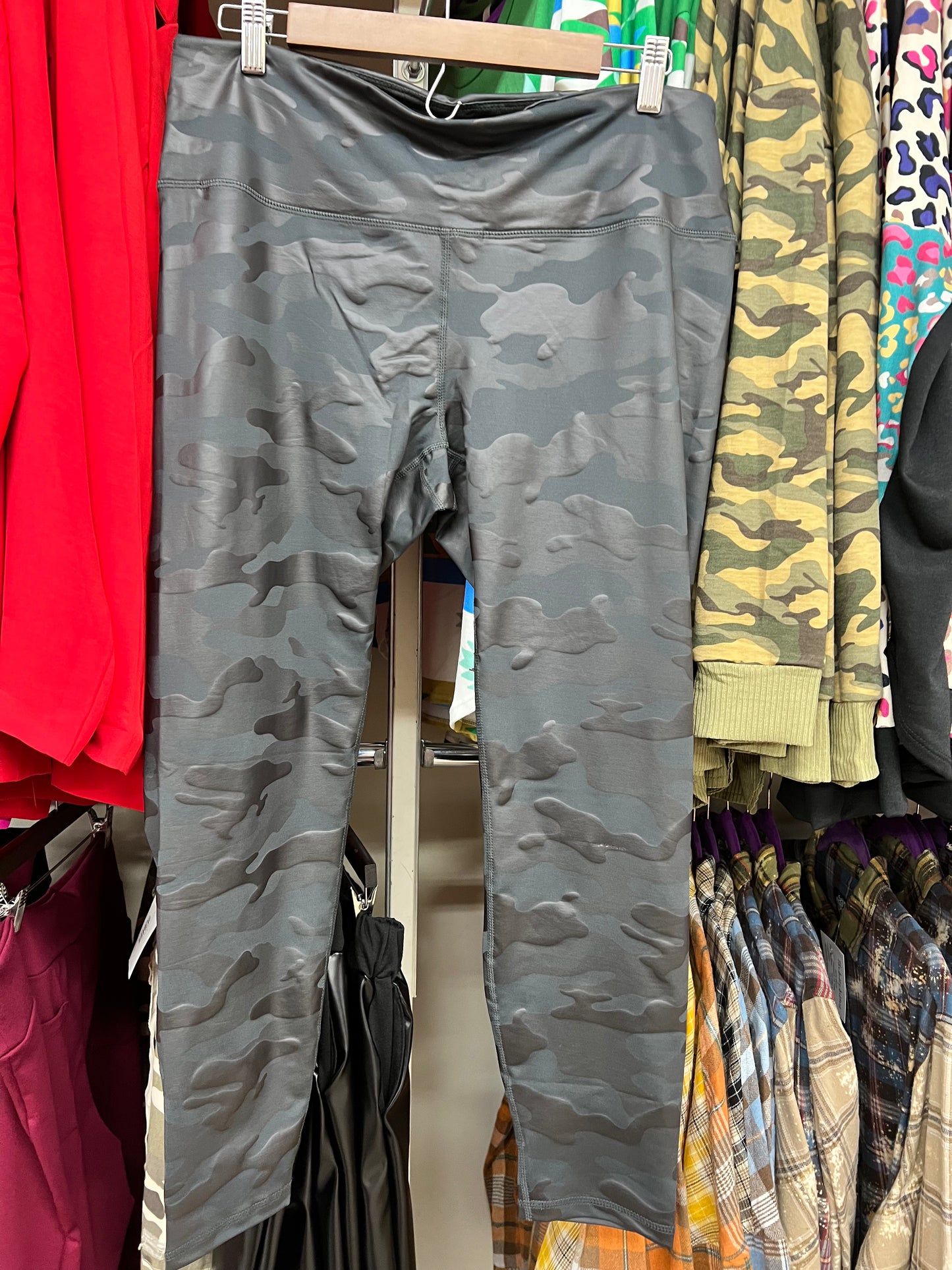 Curvy RaeMode Butter Soft Yoga Compression Camo Chintz Full Length Pants