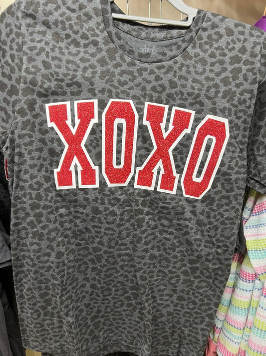 Reg & Curvy Texas True Black Leop XOXO Red Glitter Tee