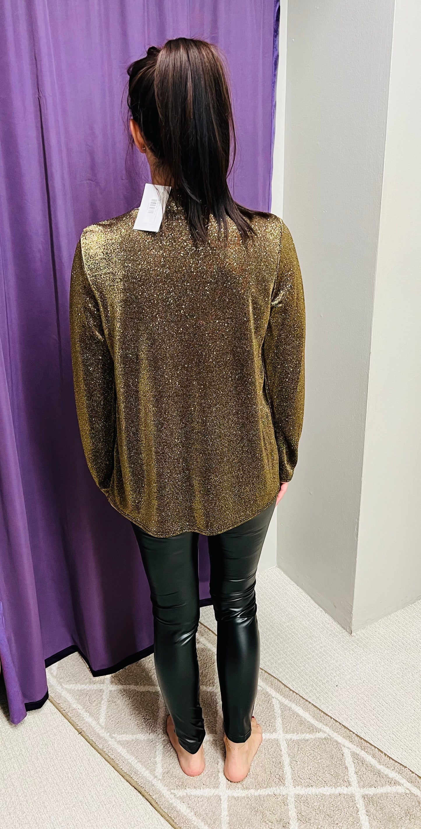 Reg & Curvy Hesed Black Key Hole Long Sleeve Shimmer Shirt