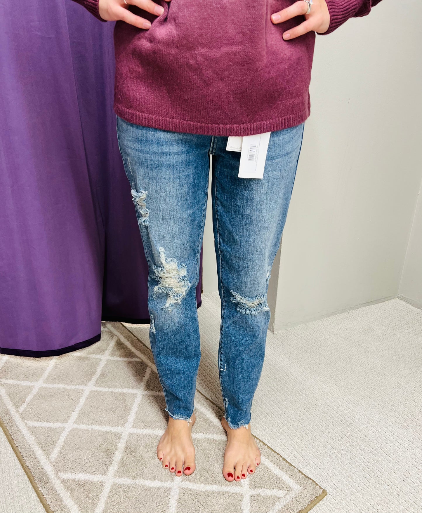 Judy Blue Relaxed Fit Jeans w/ distressed frayed hem